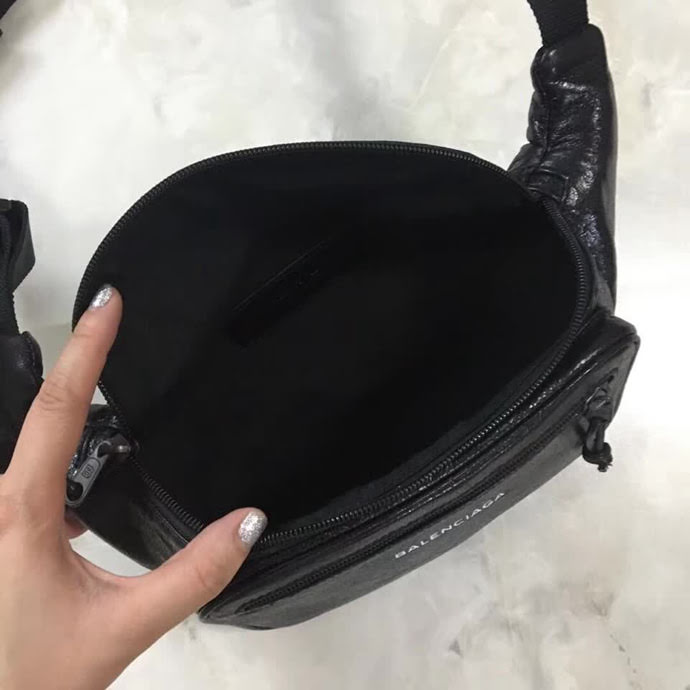 BALENCIAG巴黎世家 專櫃同步更新 帆布胸包腰包 進口牛皮 前面拉鏈袋口 簡約兩用包  BL1385